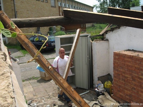 Bild_1_Abriss_des_Schuppen