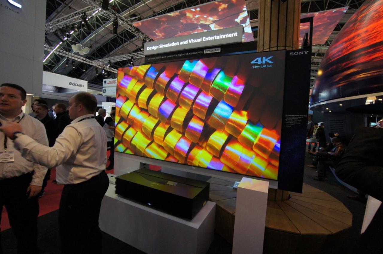 Sony 4K UHD Kurzdistanzprojektor Bild