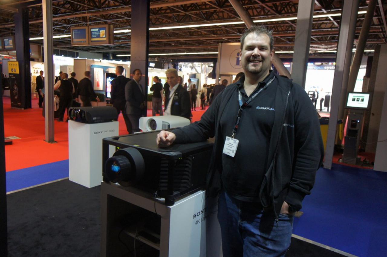 SONY VPL VW5000ES Bild