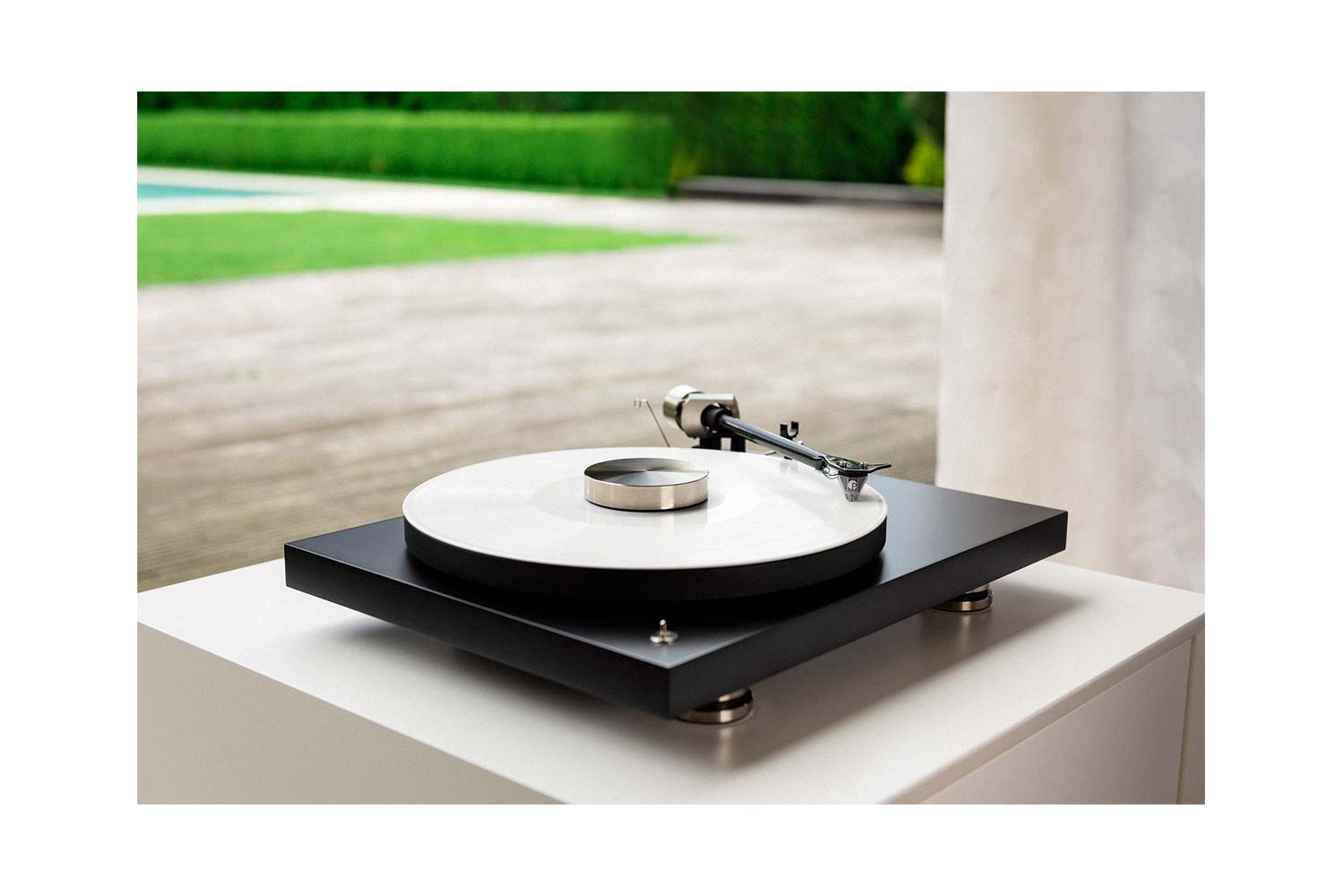 Pro-Ject Debut PRO Plattenspieler Gartenintegration