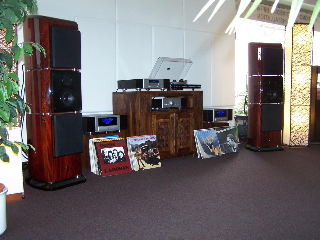 High End Stereo Installation mit Absorbern
